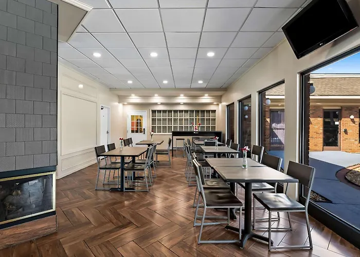 Quality Inn & Suites Fayetteville I-95