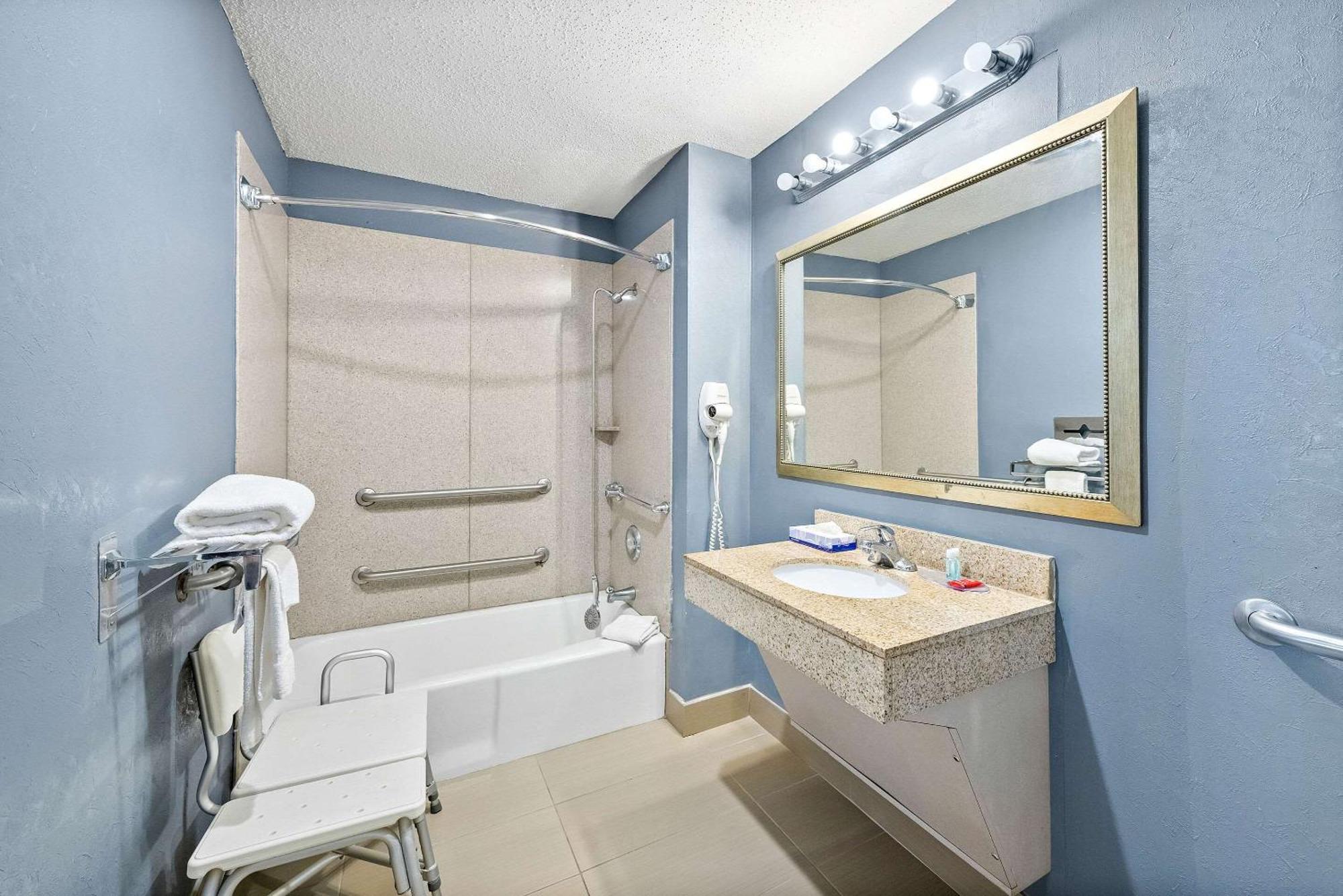 Quality & I-95 Hotel Fayetteville