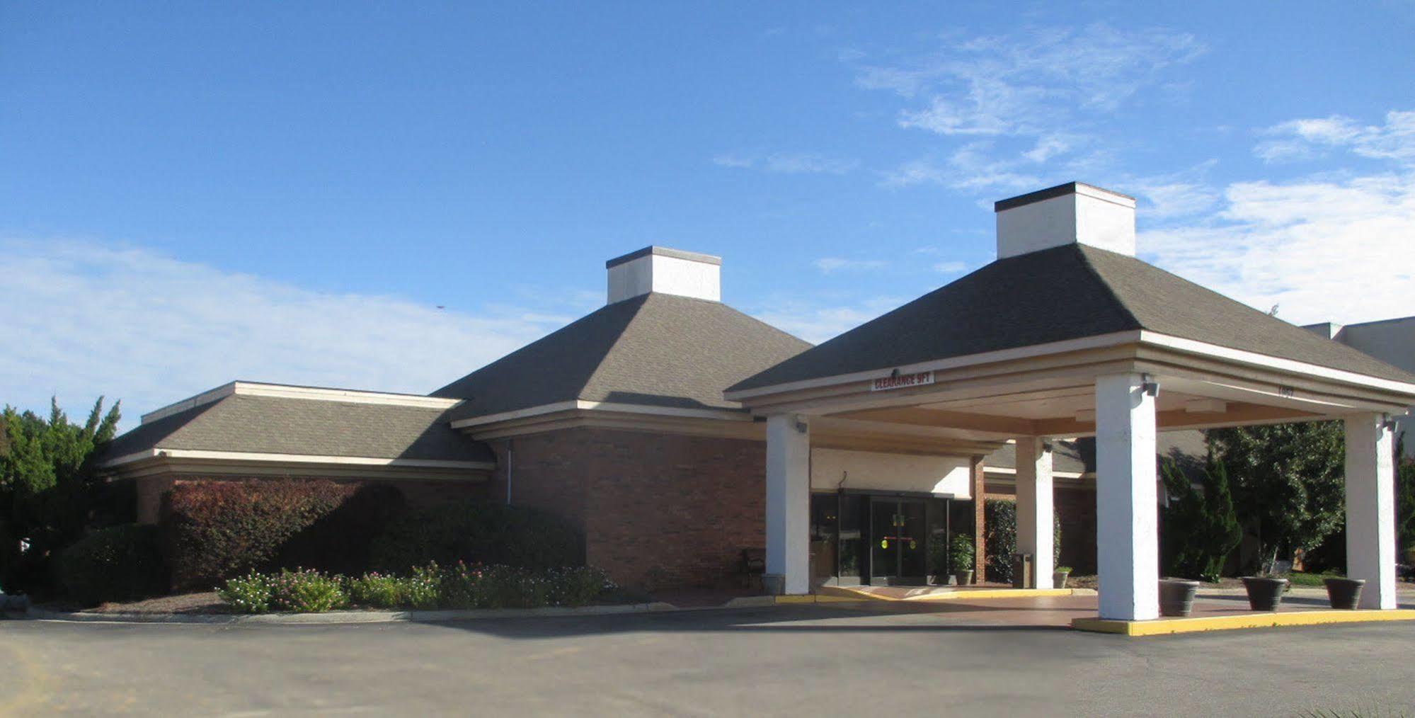 Quality & I-95 Hotel Fayetteville